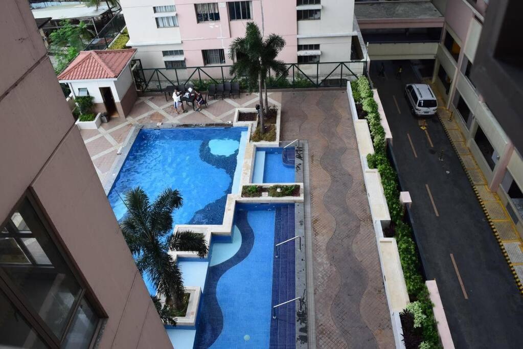 2 Bedroom Condo In Little Baguio Terraces, San Juan Manila Exterior photo